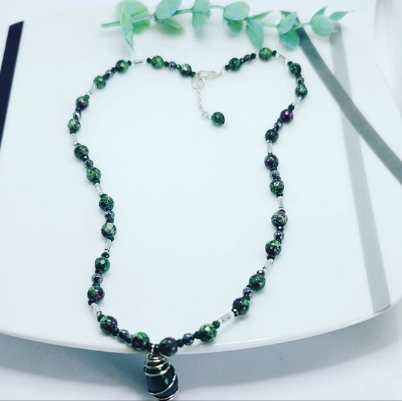 Ruby in zoisite necklace - Picture 2 of 4